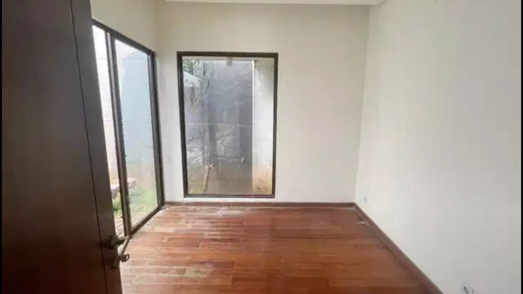 Rumah di Greenwich Park  Cluster Mayfield 