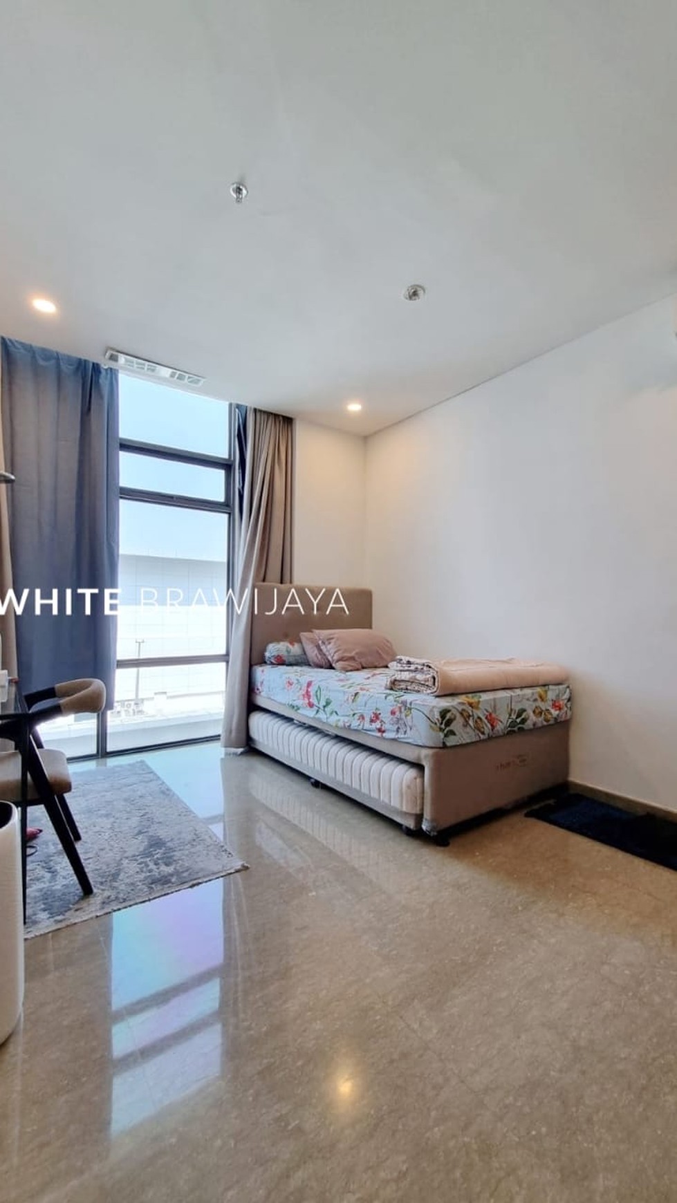 Essence Darmawangsa South tower Semi Furnished 