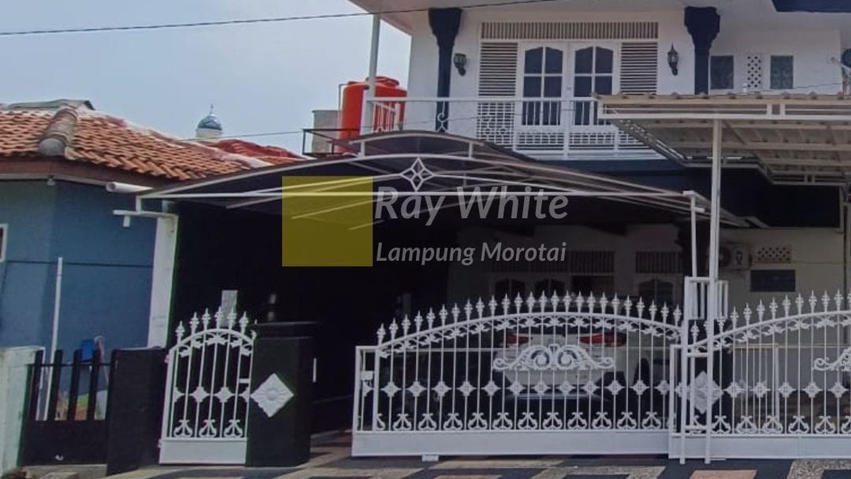 Di Jual Rumah Dua Lantai Berkanopi lin