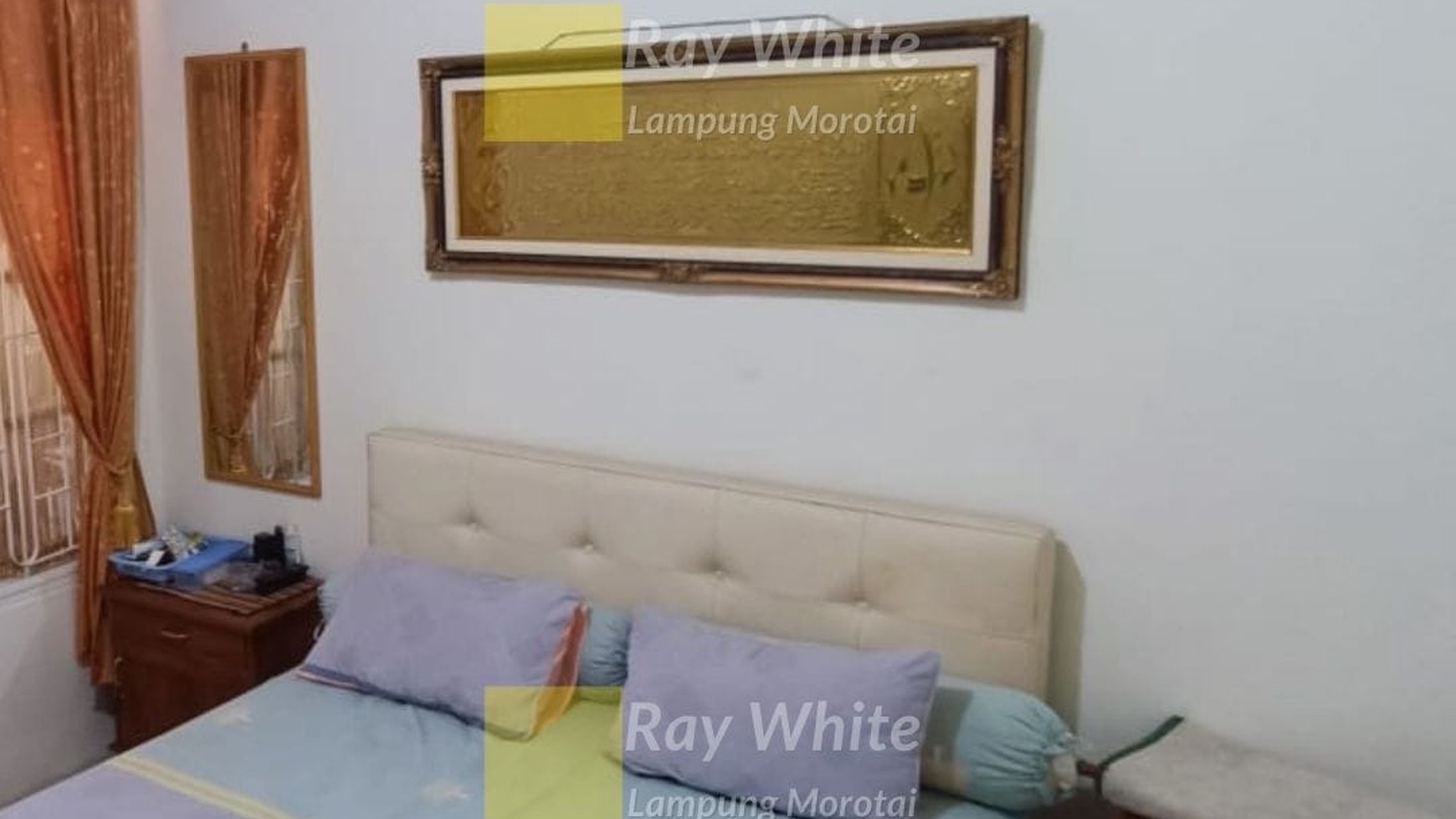 Di Jual Rumah Dua Lantai Berkanopi lin