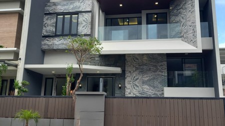 MURAH MEWAH Dijual Rumah Bukit Golf Internasional Citraland dekat Pakuwon Indah - Graha Family - New Baru SMART Home - SPESIAL Surat SHM  - Surabaya Barat - Siap Huni