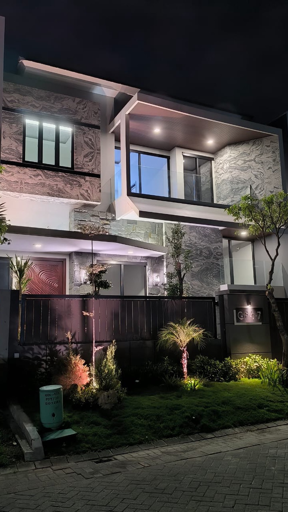 MURAH MEWAH Dijual Rumah Bukit Golf Internasional Citraland dekat Pakuwon Indah - Graha Family - New Baru SMART Home - SPESIAL Surat SHM  - Surabaya Barat - Siap Huni