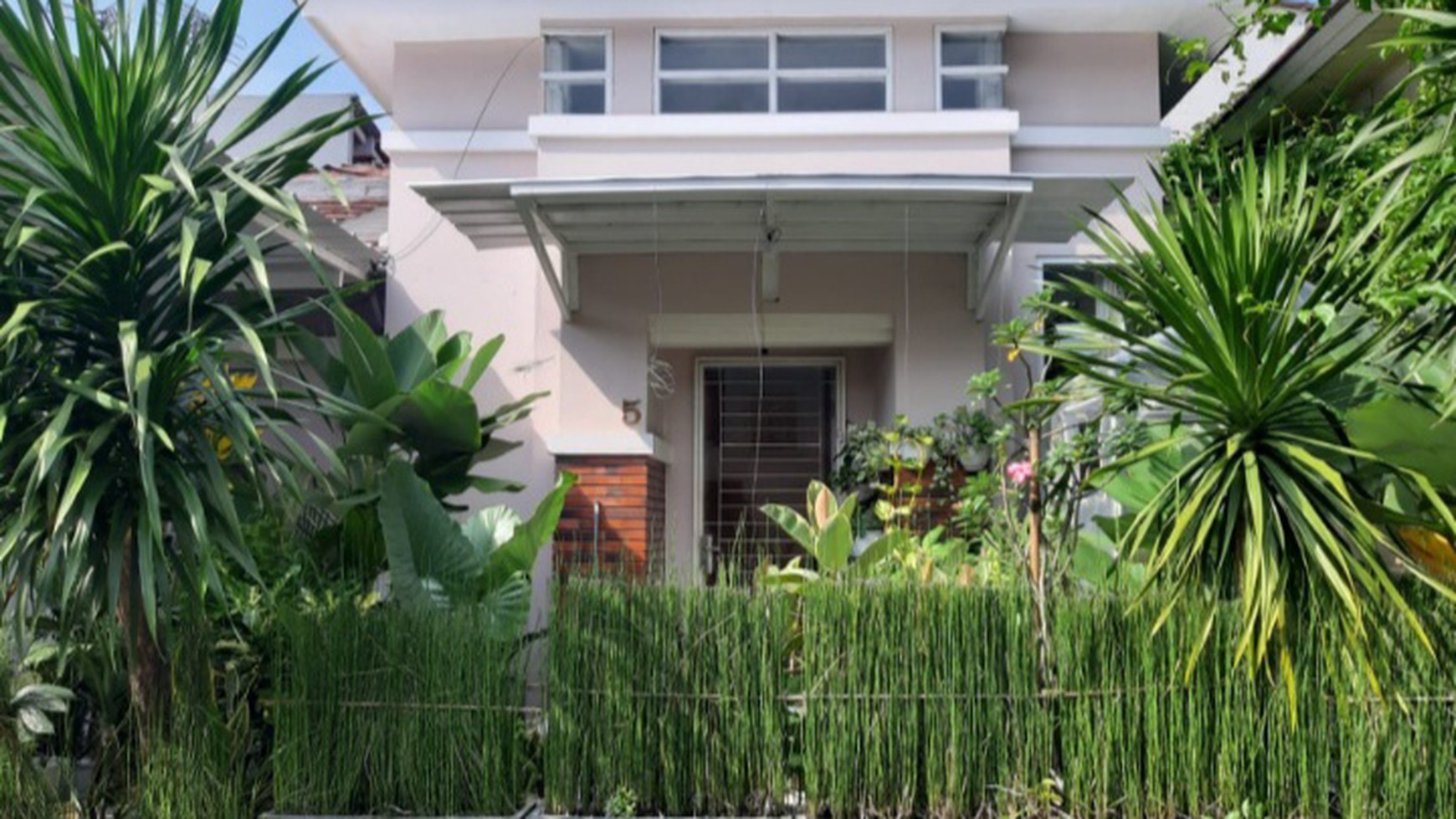 Rumah Terawat Siap Langsung Huni di Lippo Cikarang Selatan