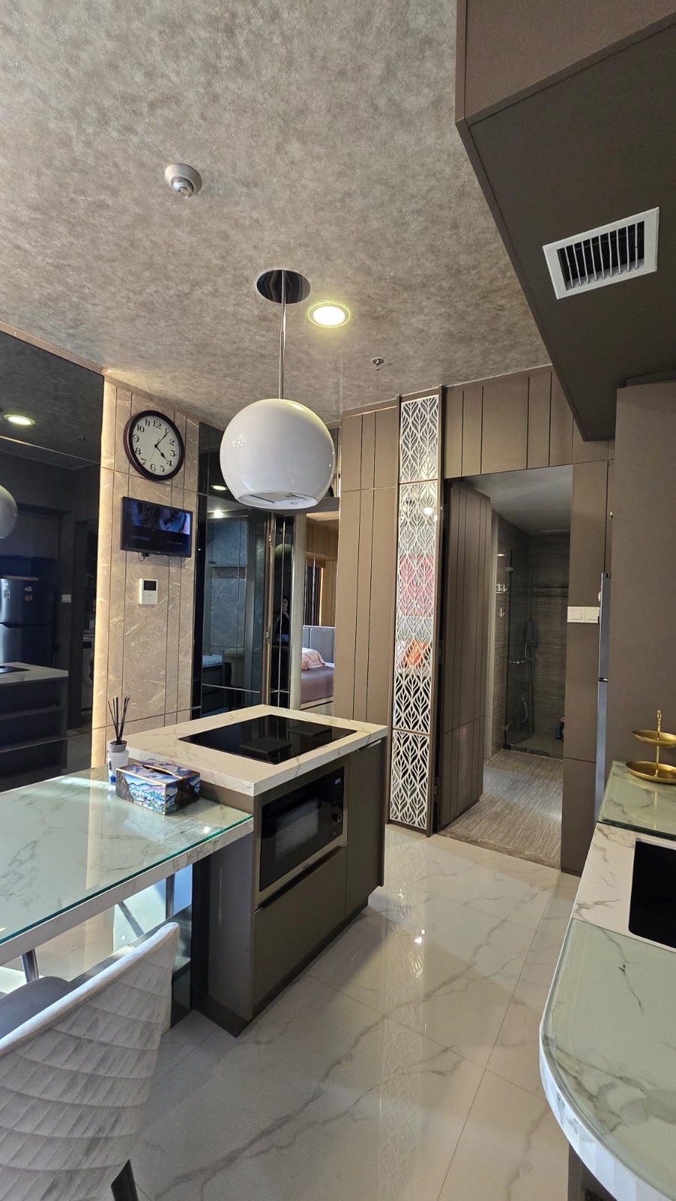 24. Dijual Rugi Apartment LAVIZ 2BR Pakuwon Mall