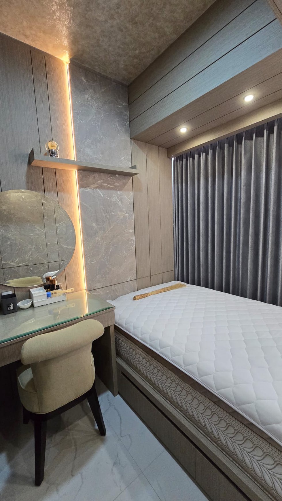 24. Dijual Rugi Apartment LAVIZ 2BR Pakuwon Mall