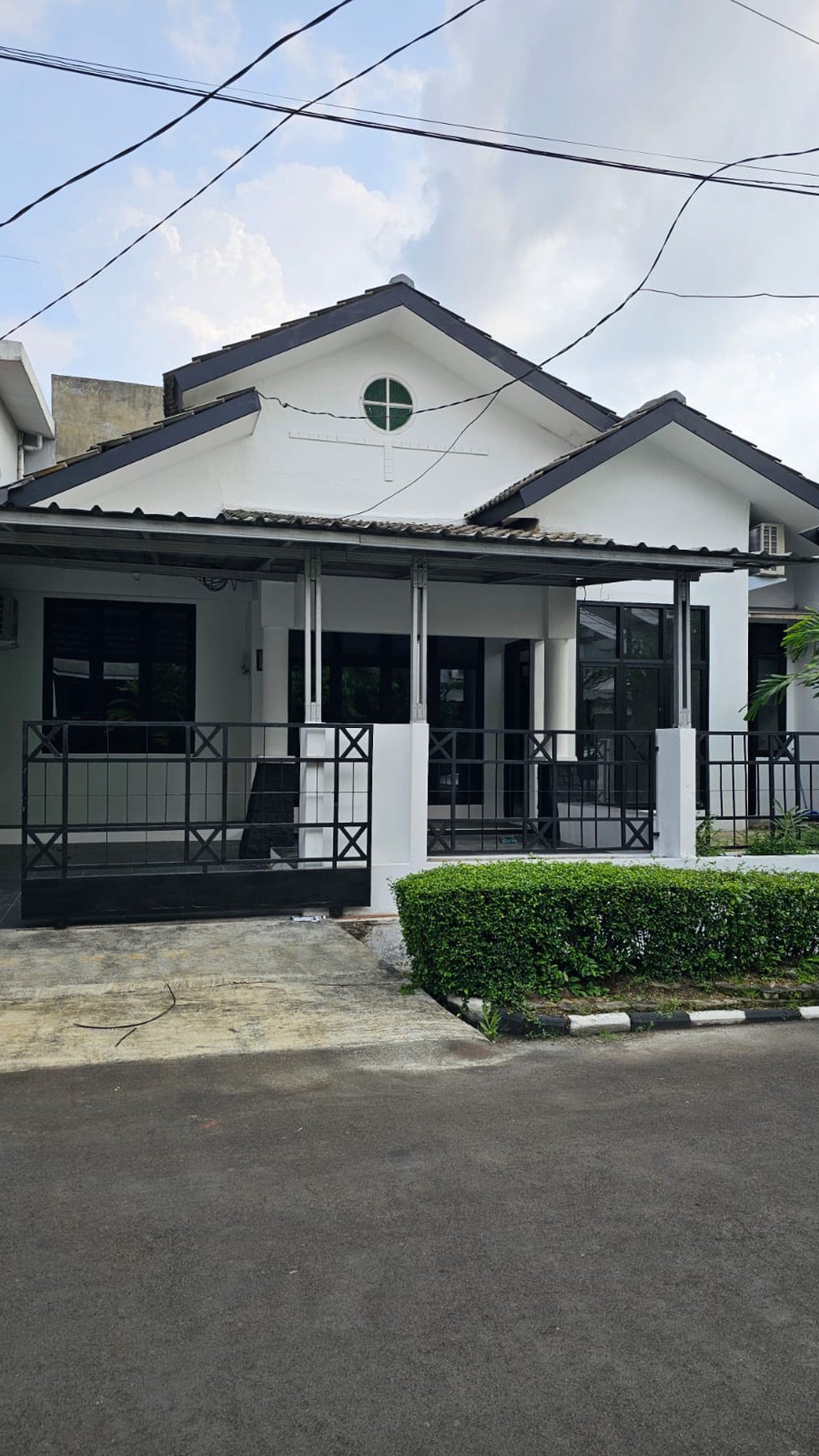 Rumah bagus, full furnished di Bintaro Sektor 9