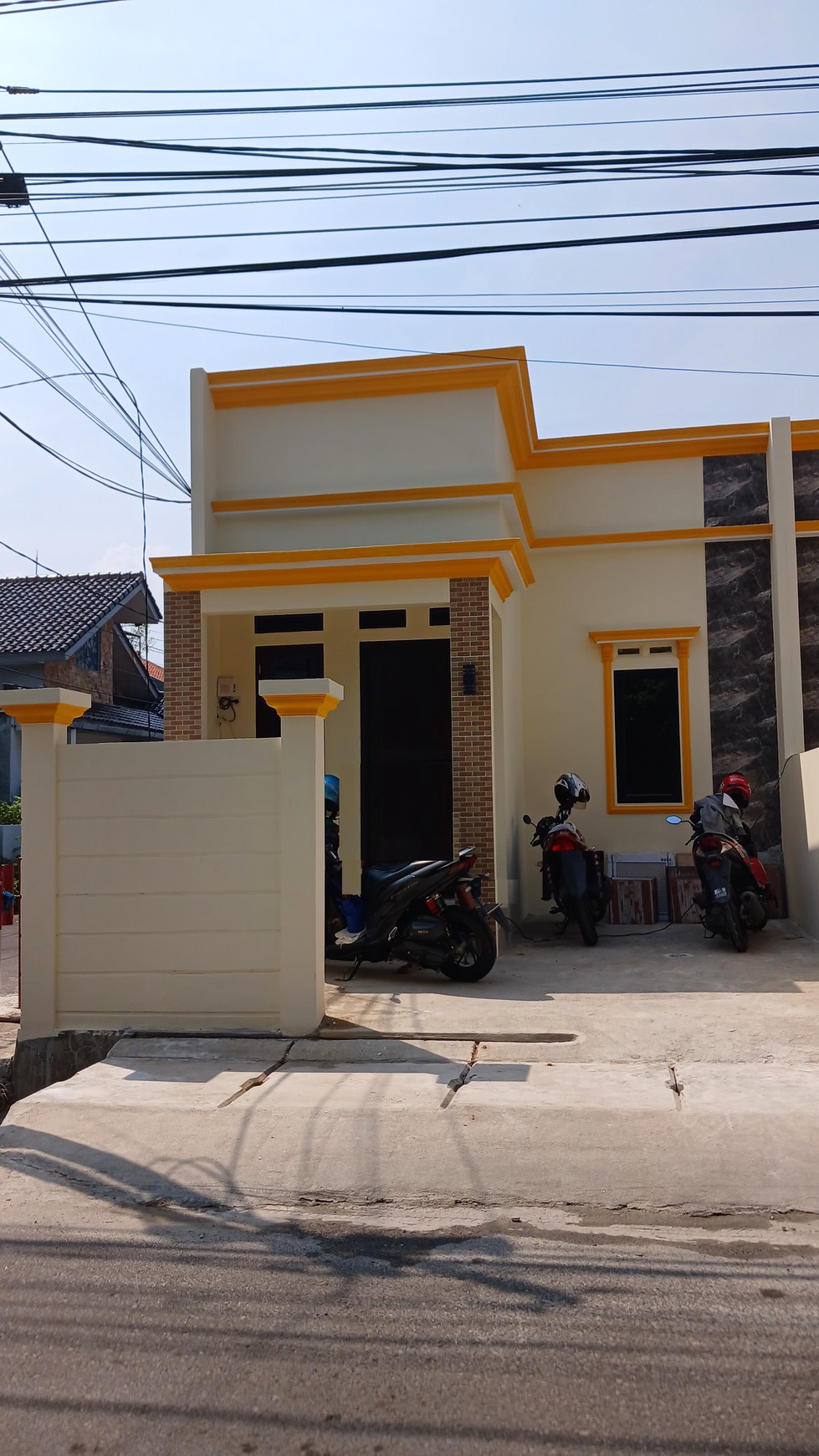 Rumah bagus, minimalis siap huni lokasi strategis di Pondok Karya