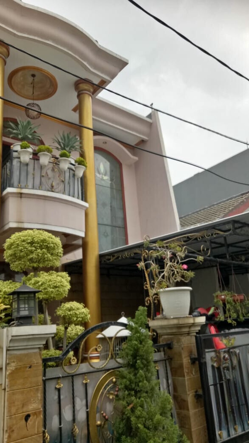 Rumah di Jalan Plafon, Kayu Putih, Jakarta Timur