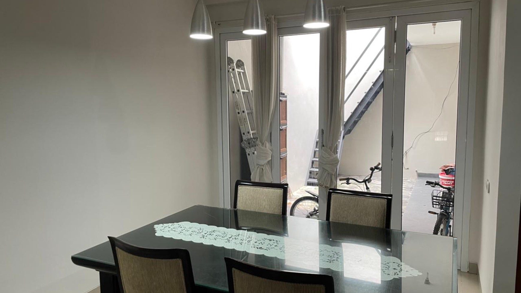 Rumah Hitung Tanah Area Cipete