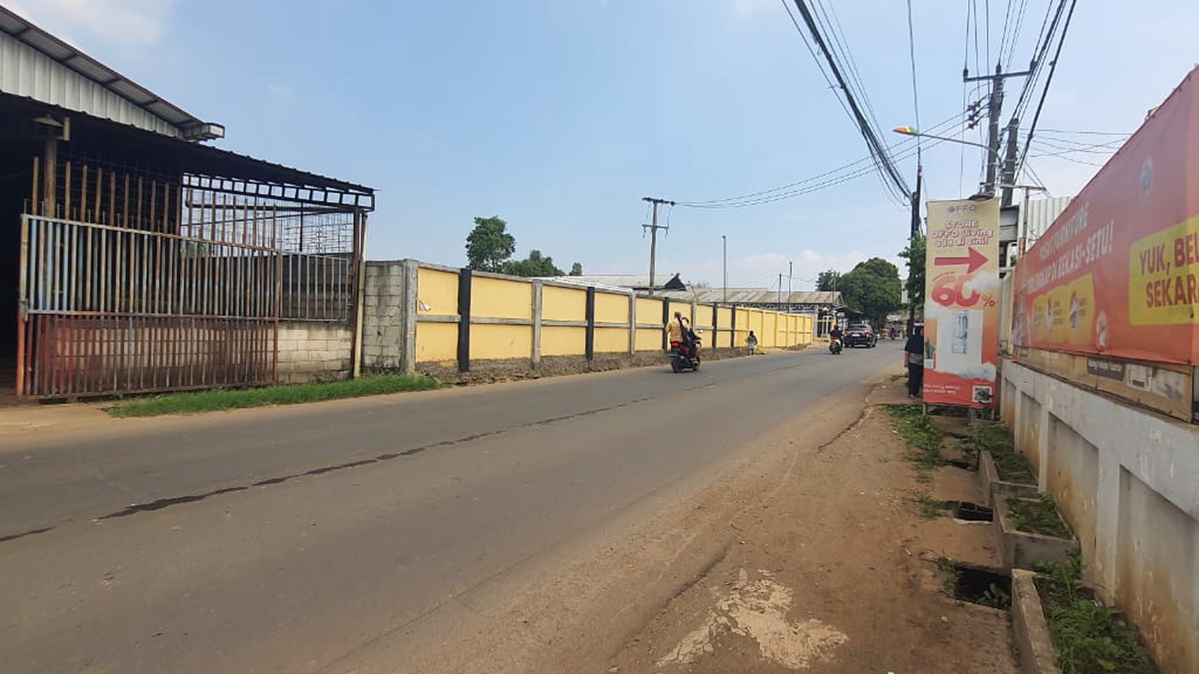 Tempat Usaha - Gudang Komersial di Jl. Raya MT. Haryono Setu Bekasi 