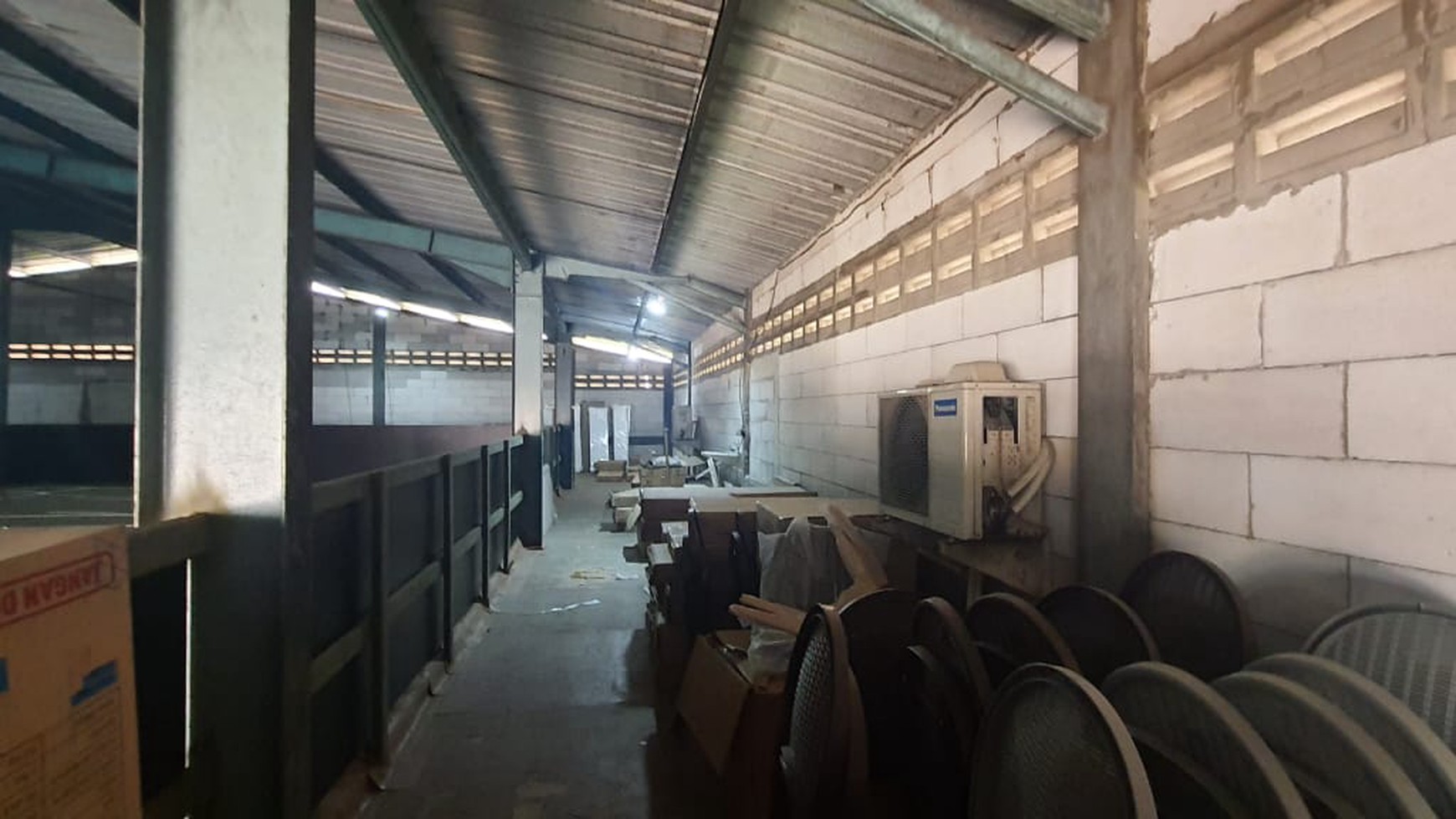 Tempat Usaha - Gudang Komersial di Jl. Raya MT. Haryono Setu Bekasi 