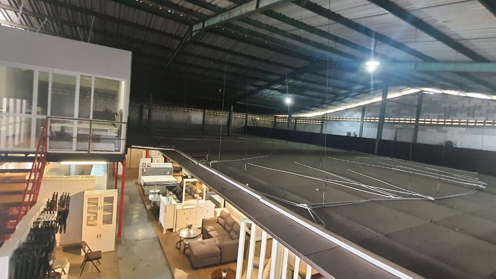 Tempat Usaha - Gudang Komersial di Jl. Raya MT. Haryono Setu Bekasi 