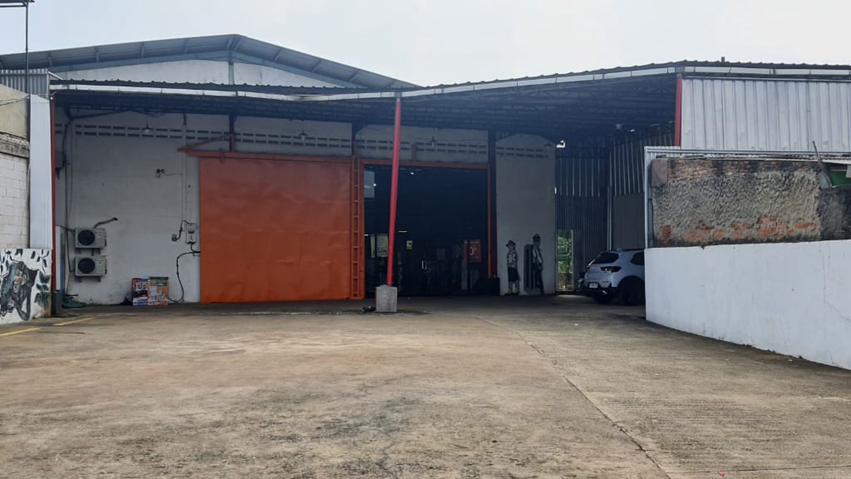Tempat Usaha - Gudang Komersial di Jl. Raya MT. Haryono Setu Bekasi 