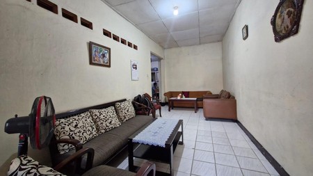 Di Jual Rumah tua hitung tanah lokasi area tenang dan strategis strategis di Jl. Kerinci Gunung, Jakarta Selatan 