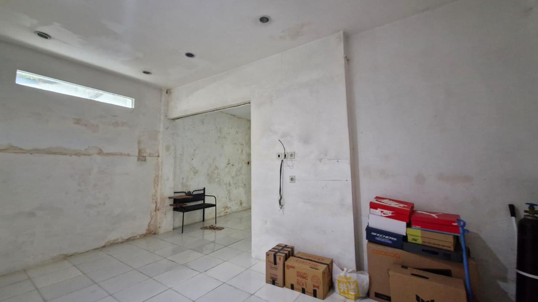 Di Jual Rumah tua hitung tanah lokasi area tenang dan strategis strategis di Jl. Kerinci Gunung, Jakarta Selatan 