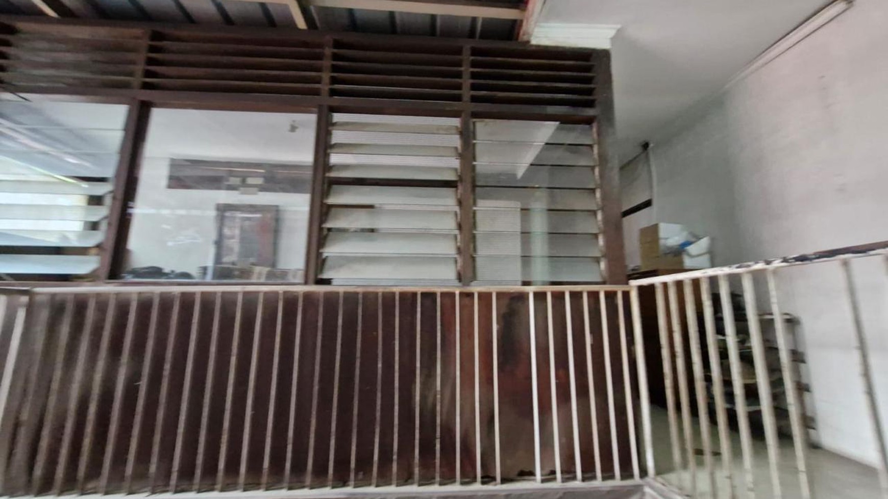 Di Jual Rumah tua hitung tanah lokasi area tenang dan strategis strategis di Jl. Kerinci Gunung, Jakarta Selatan 