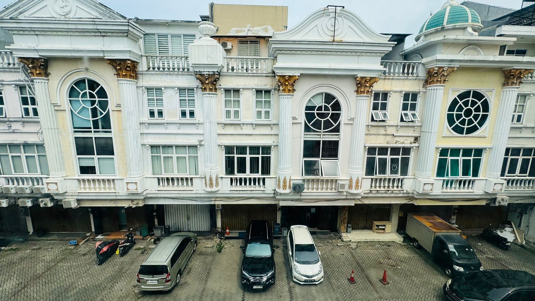 Rumah Hitung Tanah Area Cipete