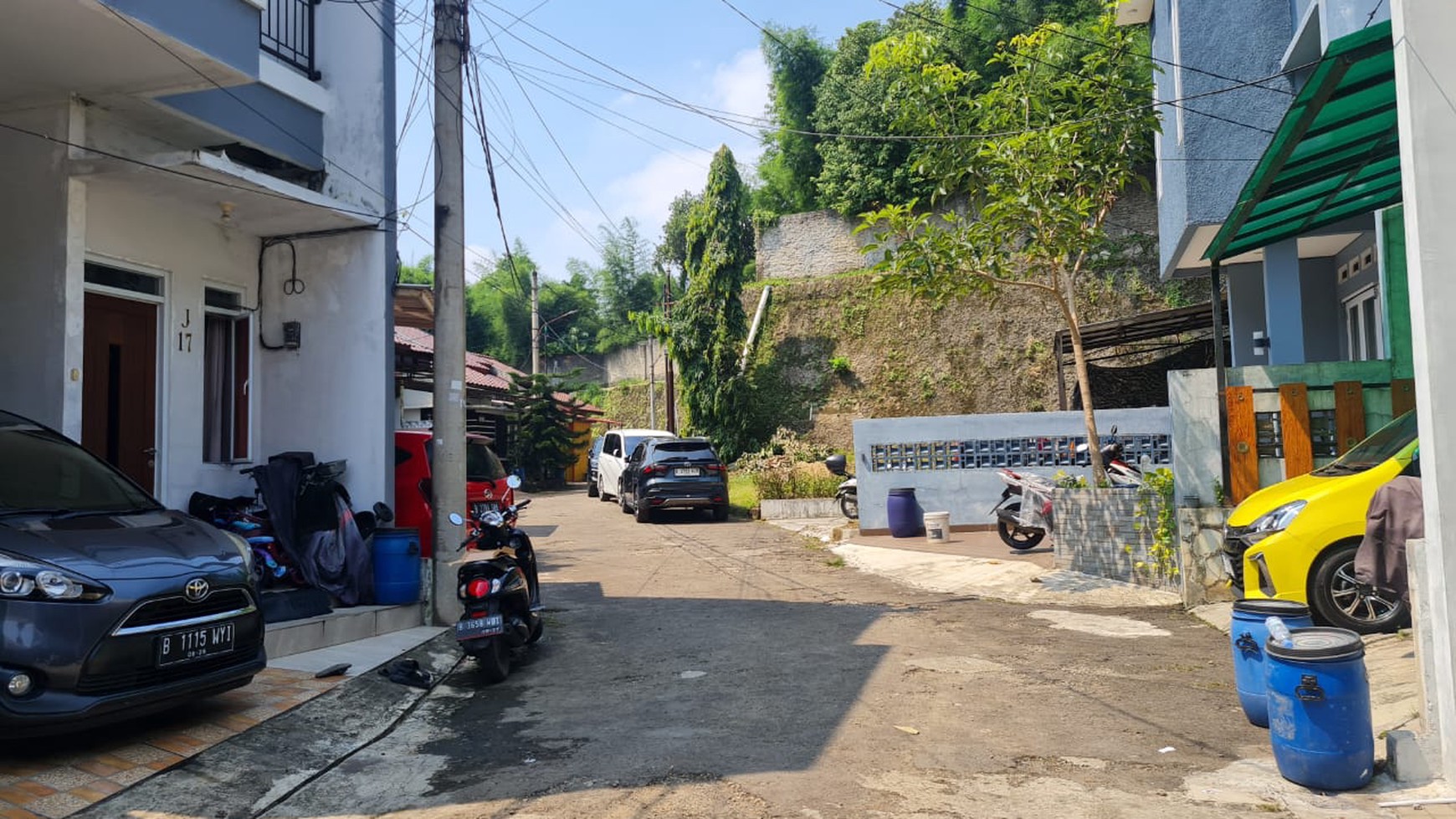 Rumah Bagus Di D'diamond Cirendeu Jakarta Selatan