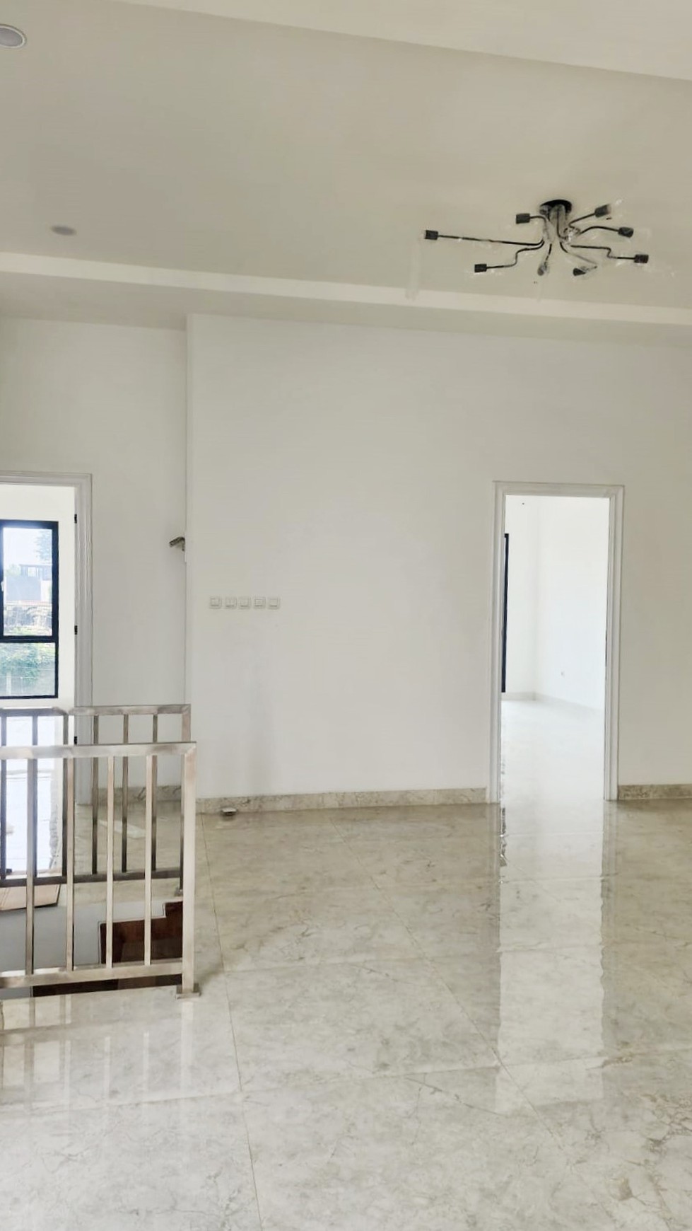 Dijual Rumah bagus selesai Renov di Nusa Loka BSD City