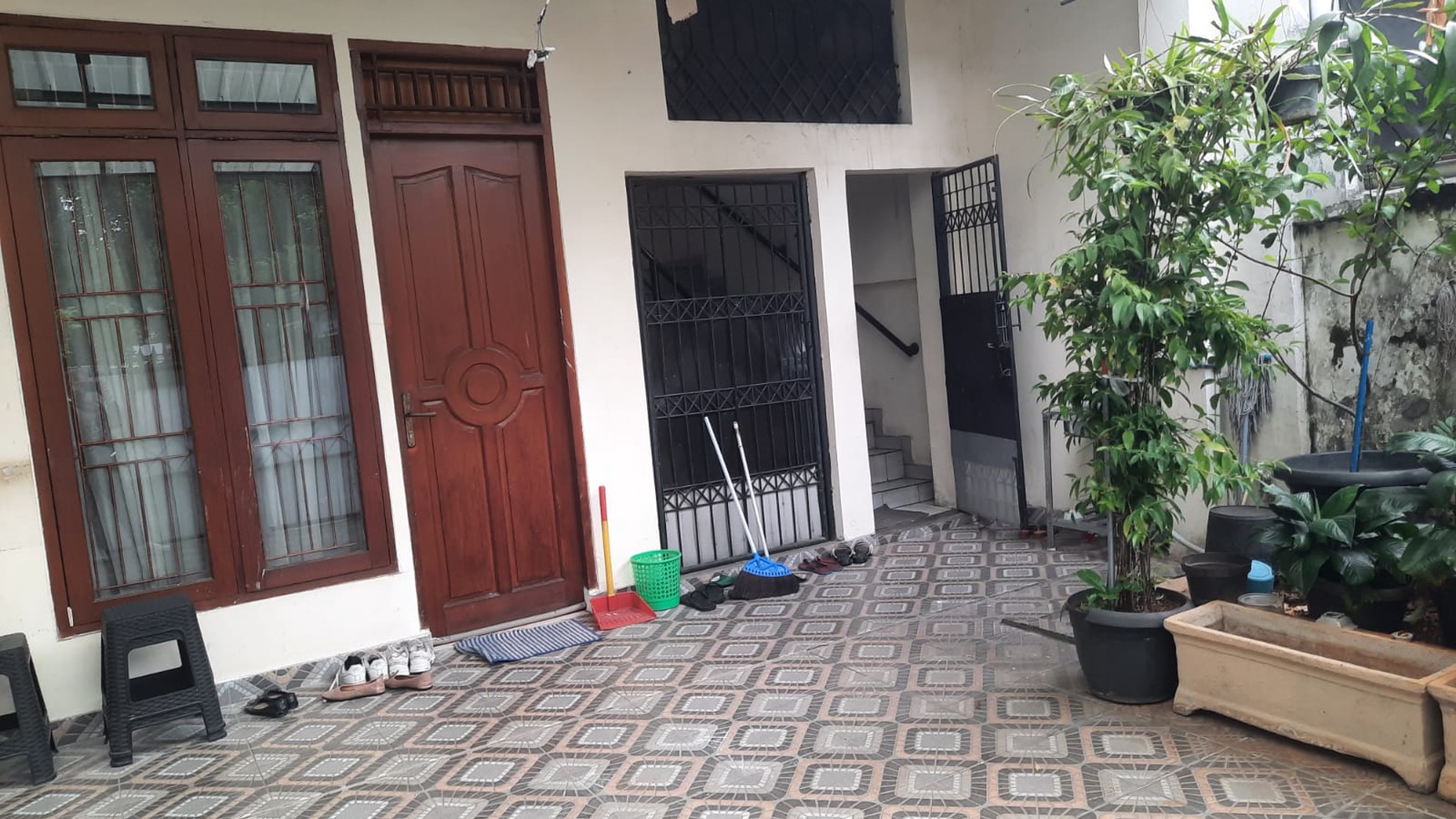 Dijual Rumah Tinggal / Kost di Jalan Jembatan Selatan  Kebayoran Baru Jakarta Selatan