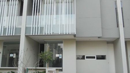 Dijual Rumah bagus di Discovery Eola Bintaro Jaya