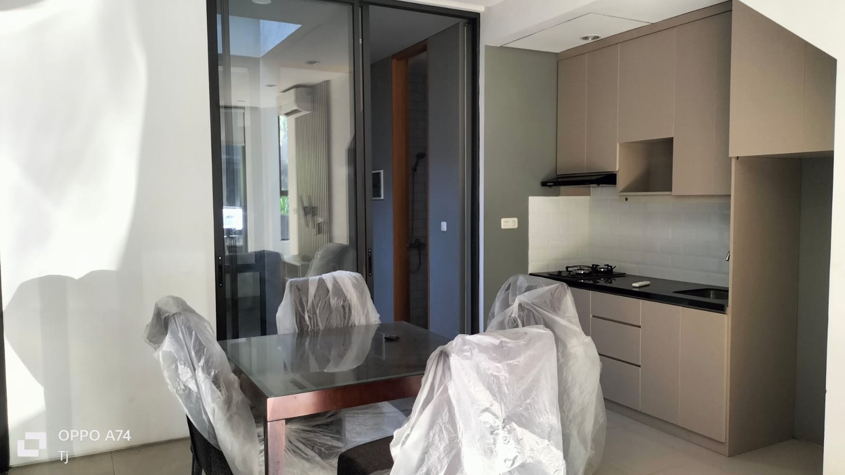 Disewakan Rumah Siap Huni dengan Desain Minimalis Modern @Bintaro