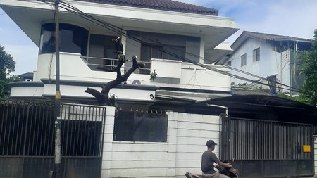Rumah Strategis Pinggir Jalan & Cocok Untuk Ruang Usaha @Cilandak.