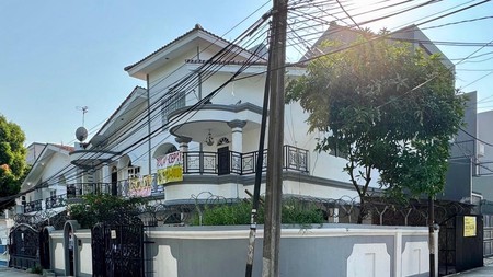 Dijual  Rumah Hook di Taman Ratu Indah, Jakarta Barat