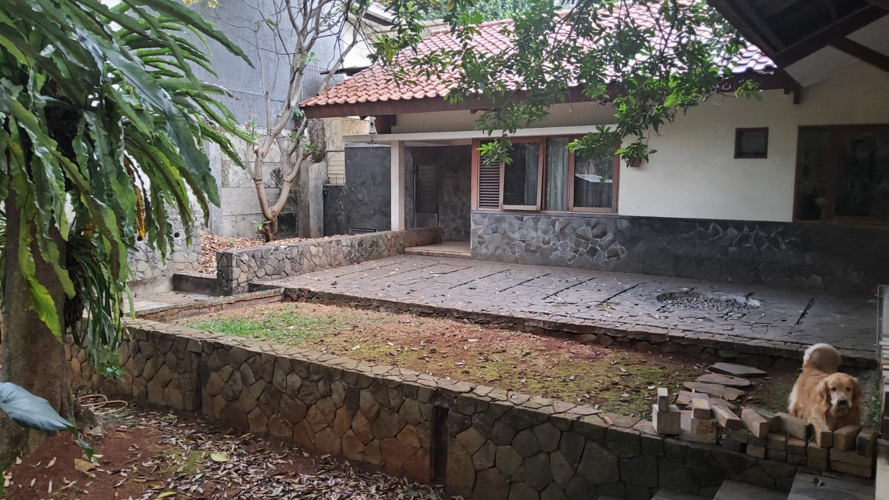 Rumah terawat lingkungan nyaman  daerah Duren Tiga Jakarta Selatan