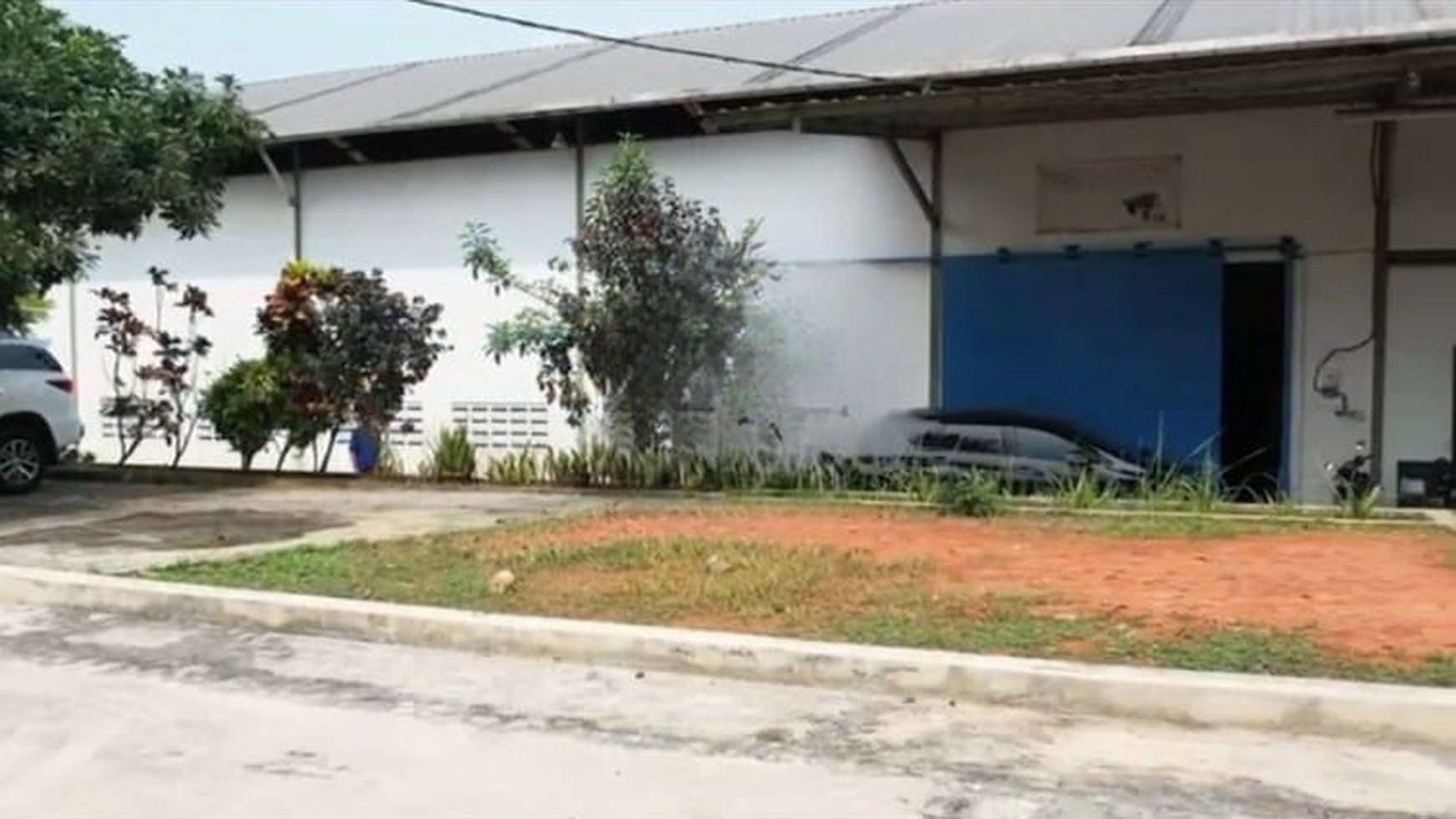 Pabrik di Kawasan Curug Tangerang Dijual dengan Harga Menarik