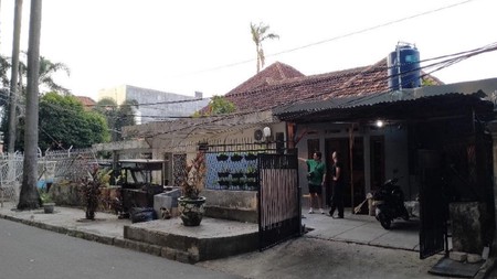 Rumah Asri dan Nyaman Area Menteng Jakarta Pusat