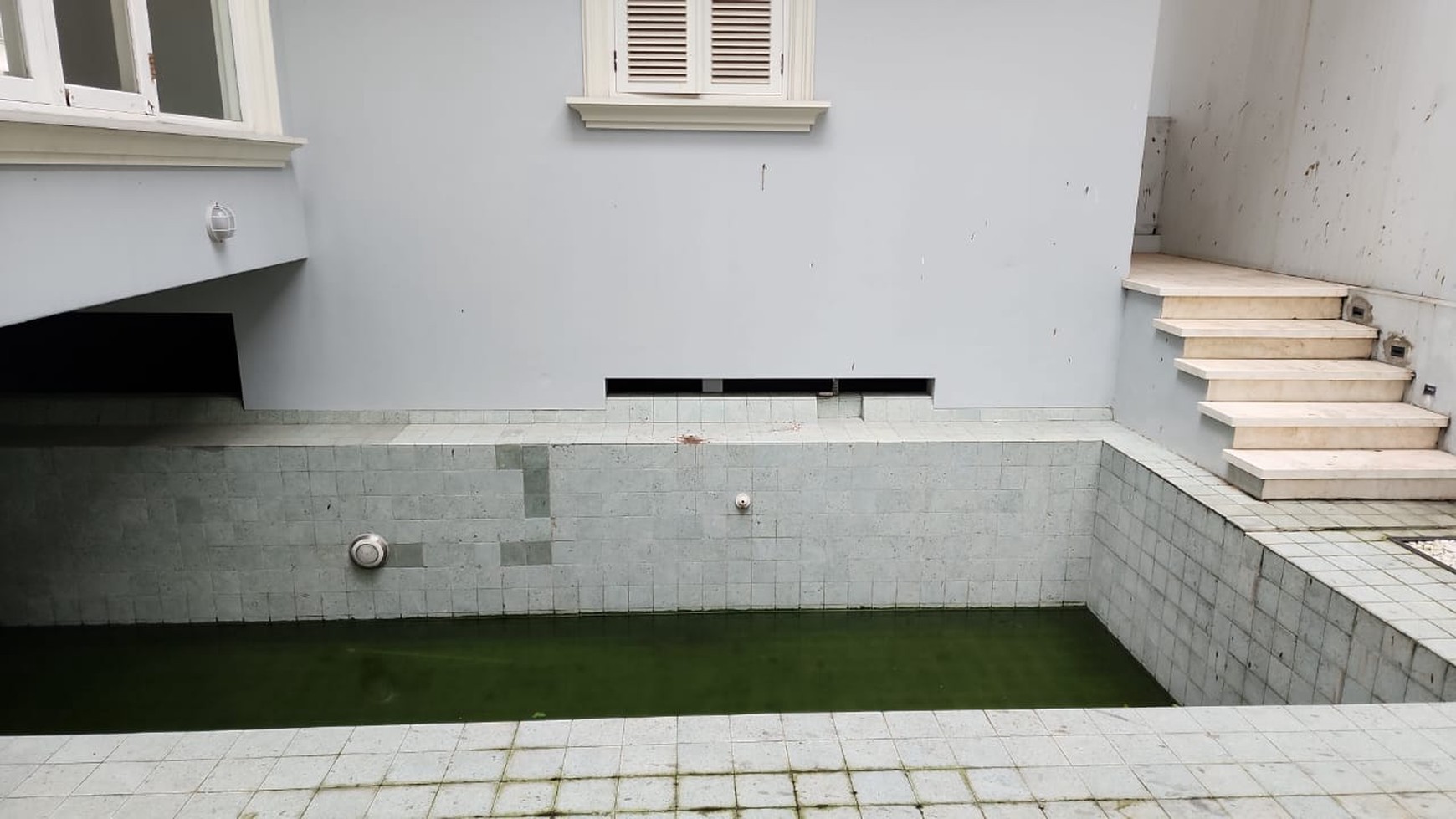 Dijual Rumah di Taman Beverly Golf JL. Danau Maninjau - Lippo Karawaci Tangerang