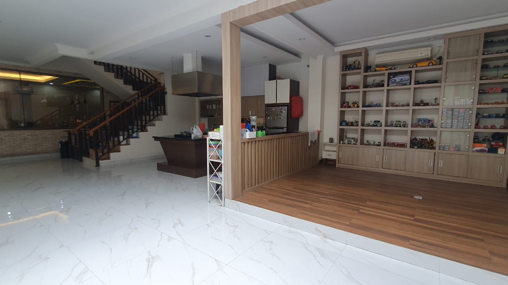 Rumah Hitung Tanah Area Cipete