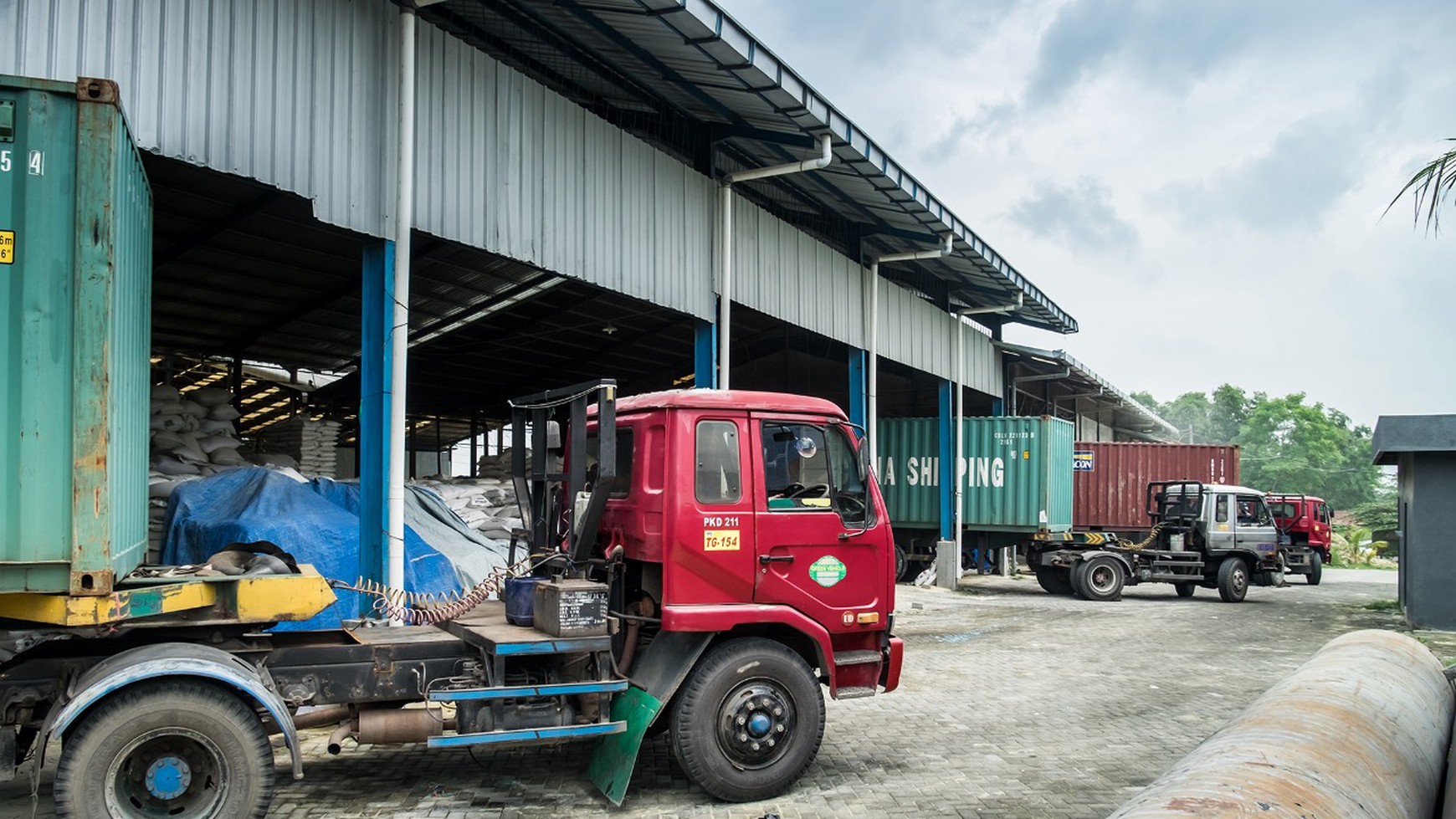 GUDANG MURAH JALAN RAYA PURWOSARI KM 1 PASURUAN