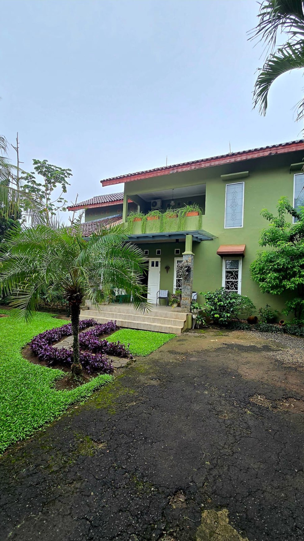 Dijual Rumah Nuansa Vila Dekat Modern Hills Pondok Cabe