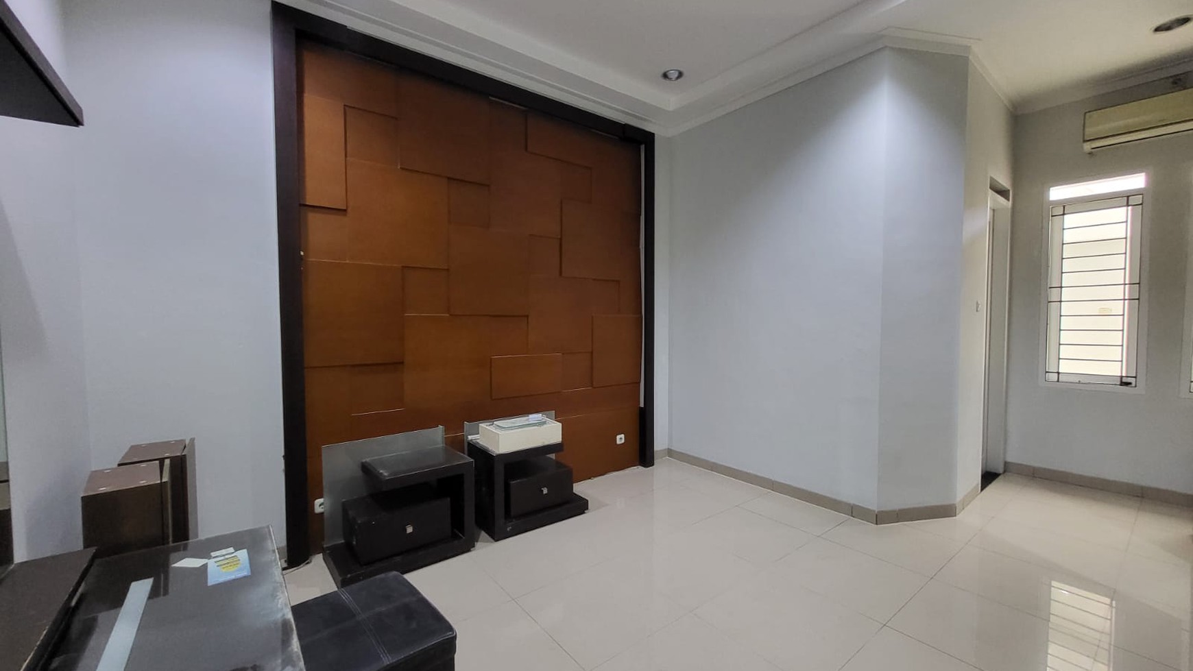 Rumah Asri Semi Furnished di Komplek Batununggal