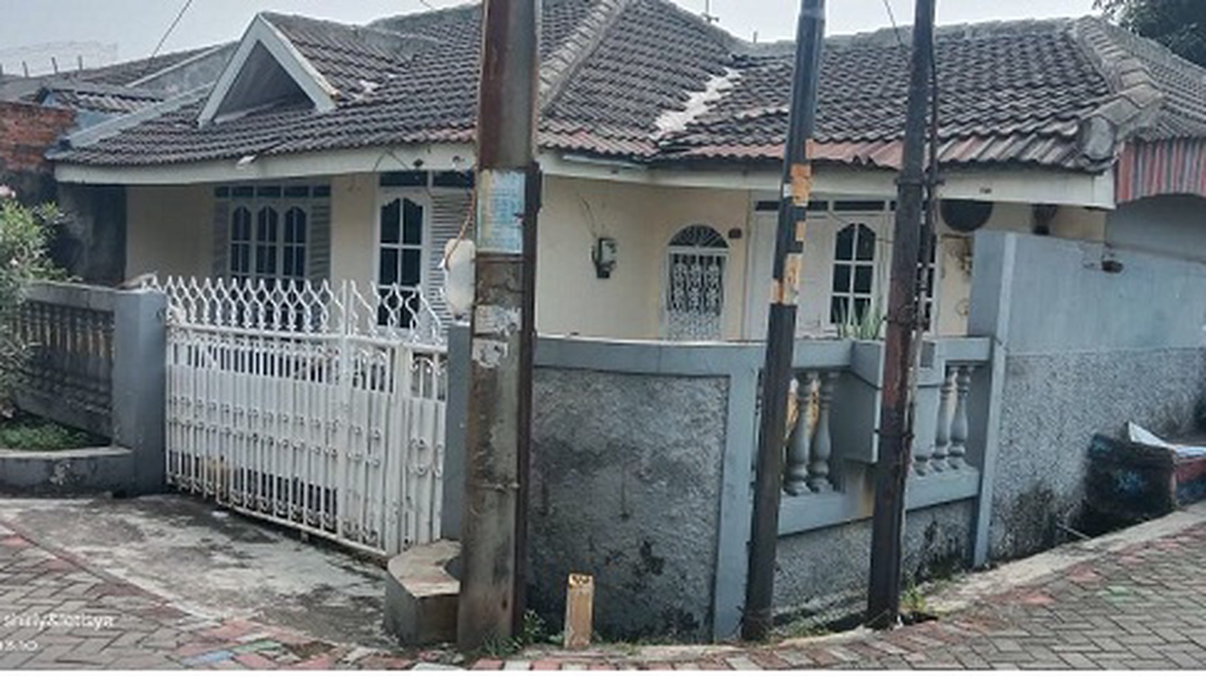 Dijual rumah di JL. Beta Cimone Mas Permai Tangerang