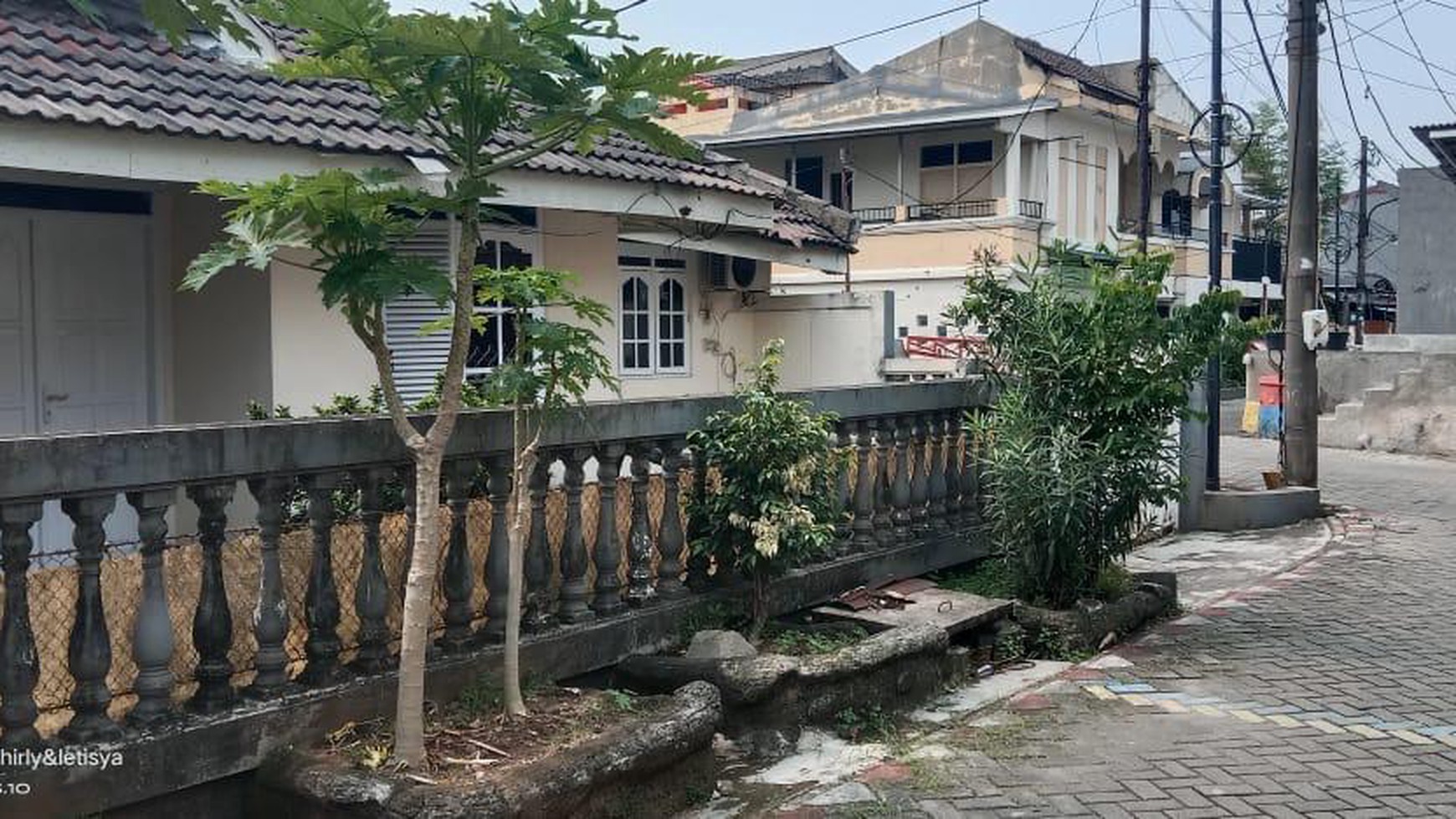 Dijual rumah di JL. Beta Cimone Mas Permai Tangerang