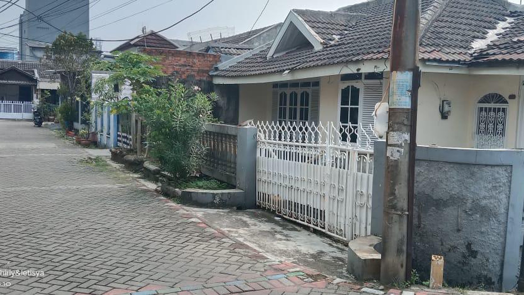 Dijual rumah di JL. Beta Cimone Mas Permai Tangerang