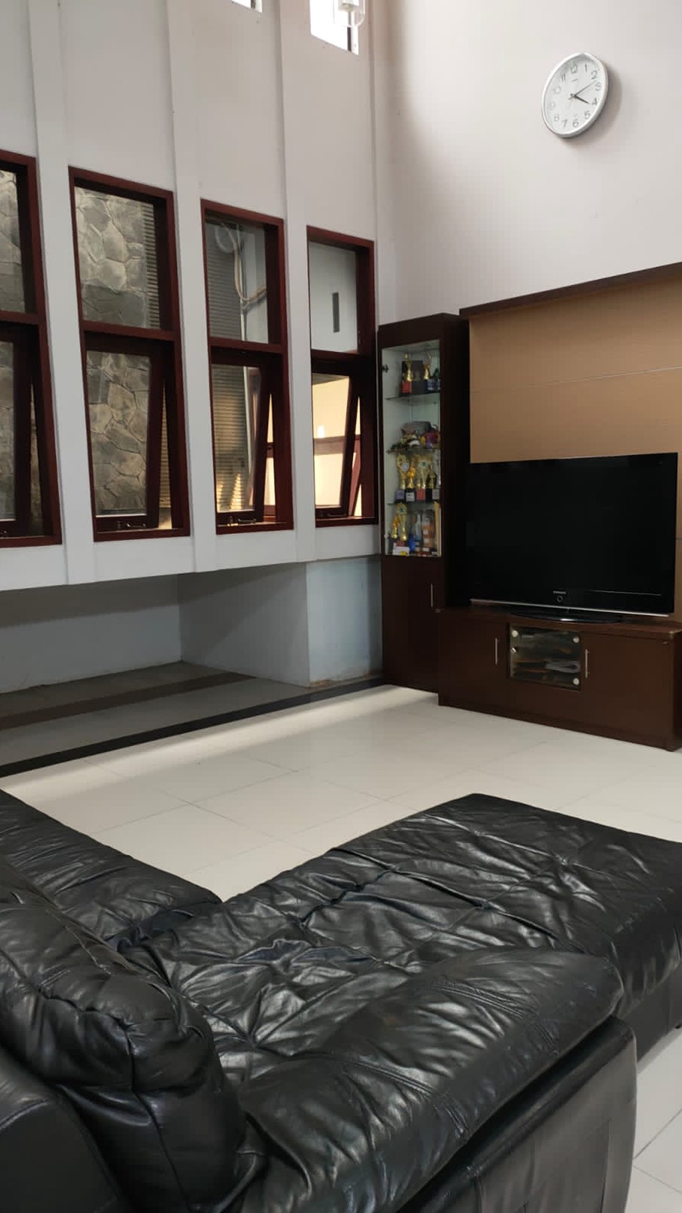 Rumah Lux Semi Furnished di Komplek Puri Tirta Bandung