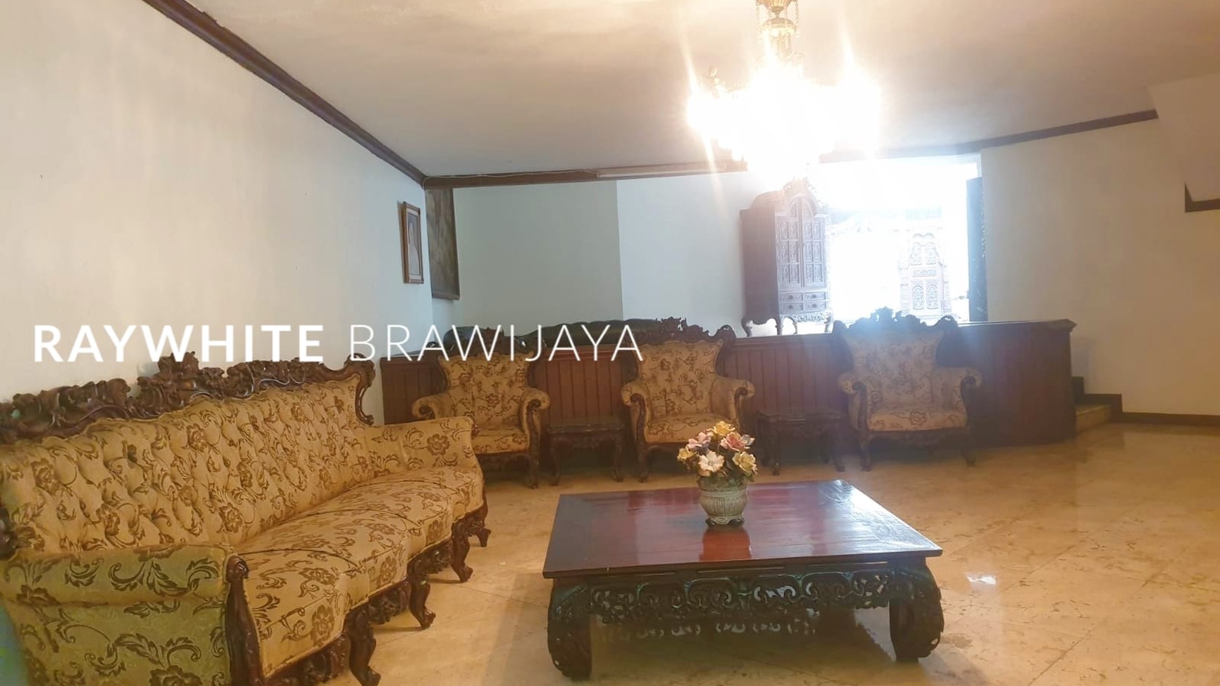 Rumah Lama Lokasi Strategis Area Kebayoran Baru