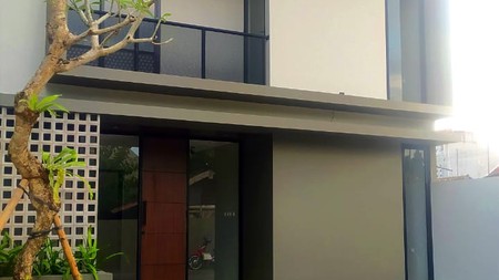 Rumah Tinggal Furnish 2 Lantai Lokasi Dekat Pasar Colombo Jalan Kaliurang 