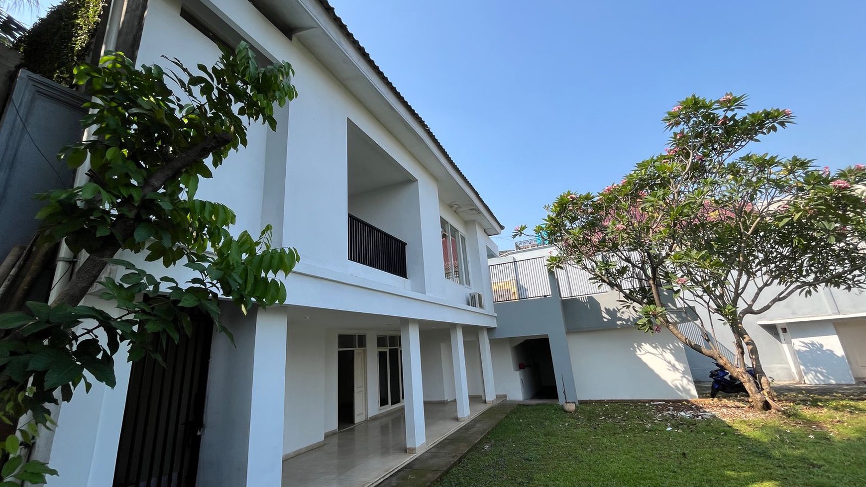 For rent Rumah bagus dan nyaman  Kemang