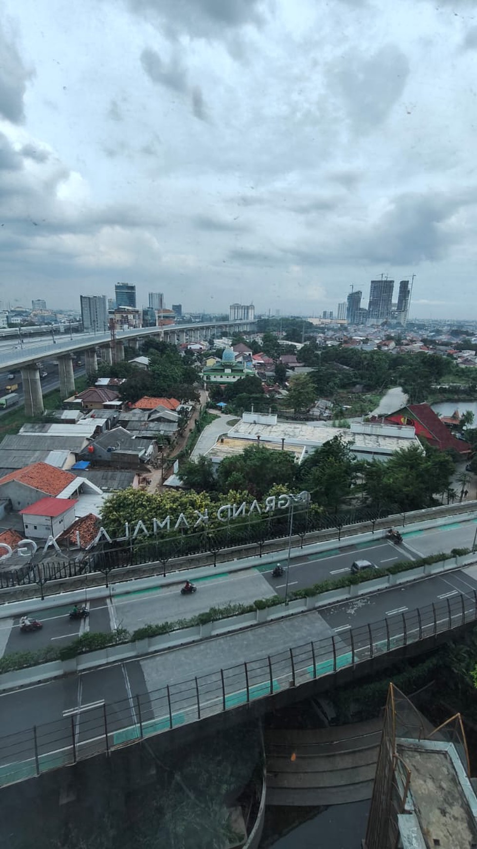 Apartemen Grand Kamala Lagoon Fully Furnish Termurah di Bekasi