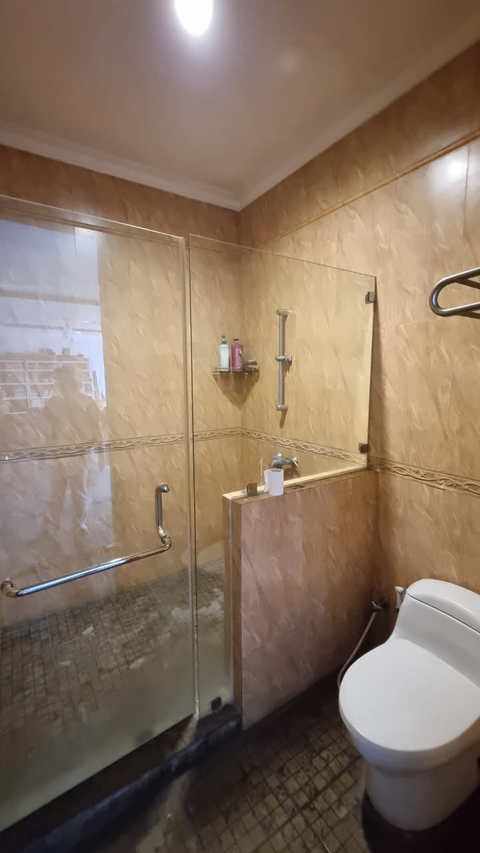 Rumah Hitung Tanah Area Cipete