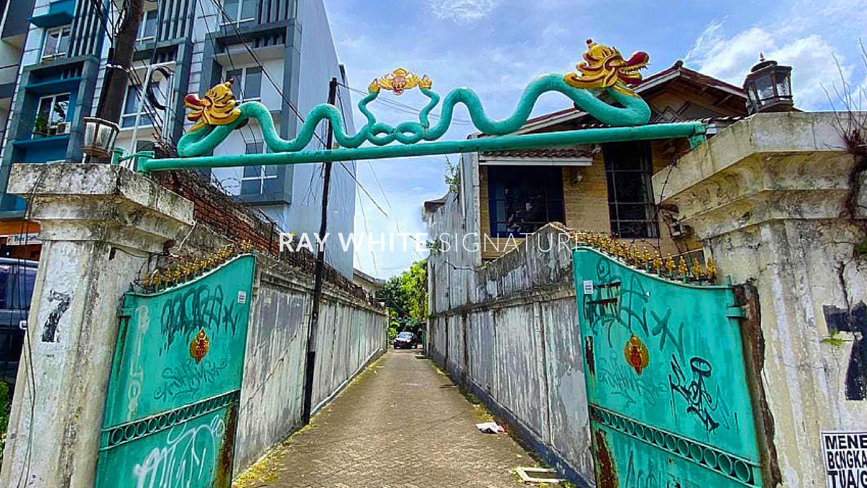 Dijual Zona Komersi yang Tenang dan dapat dijadikan Tempat Tinggal di Jl. Bangka Raya.