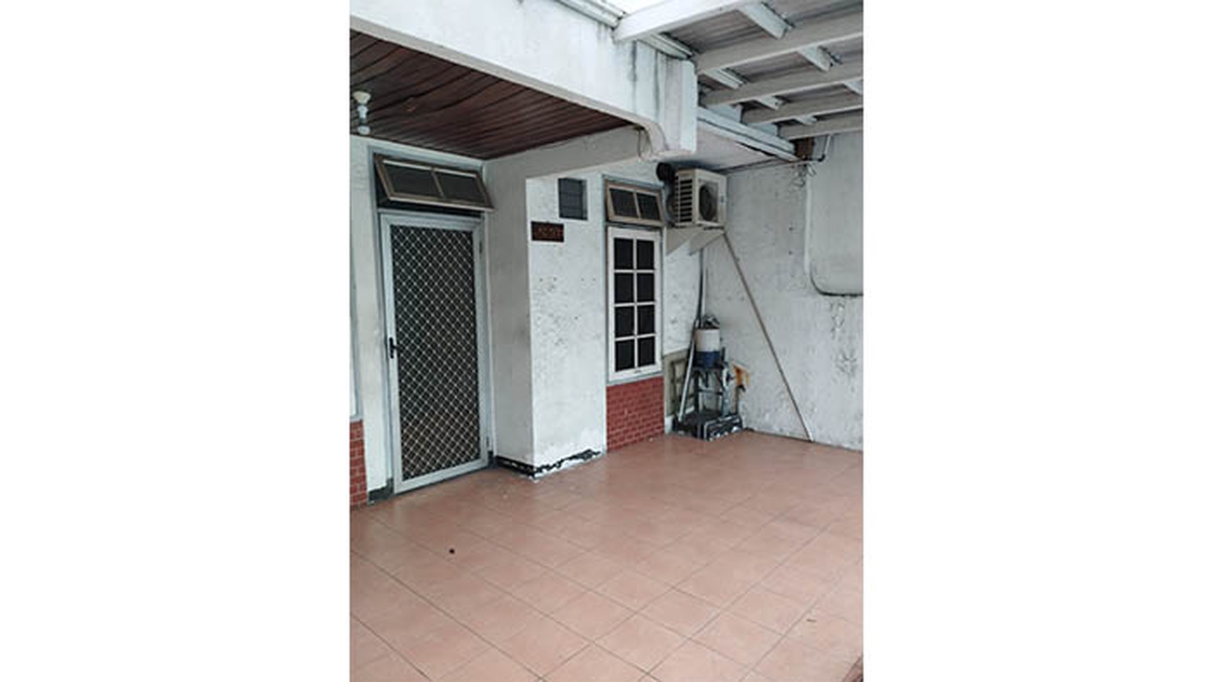 Rumah Kelapa Puan Timur, Kelapa Gading.