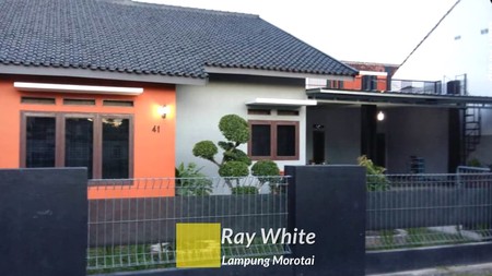 Dijual Rumah Modern dengan tanah dan Taman yang luas yk