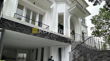 Dijual Rumah Modern Classic Di Kebayoran Baru