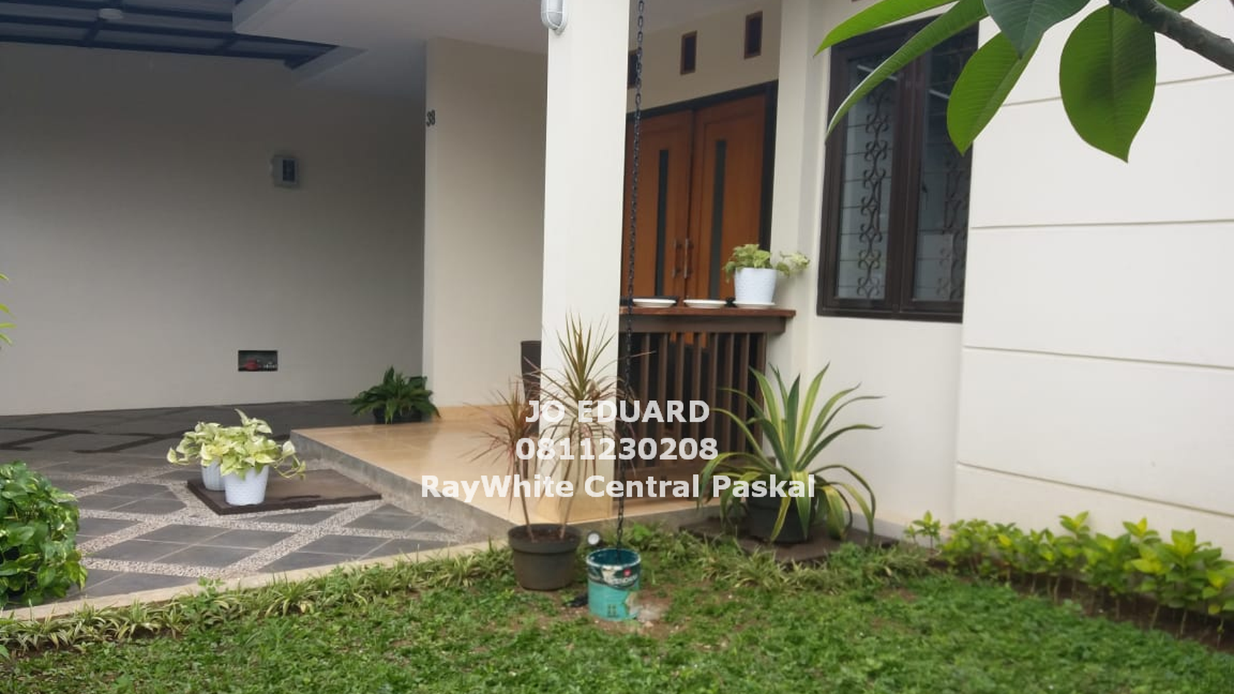 Rumah 2 Lantai Bagus Siap Pakai di Jalan Reog, Bandung